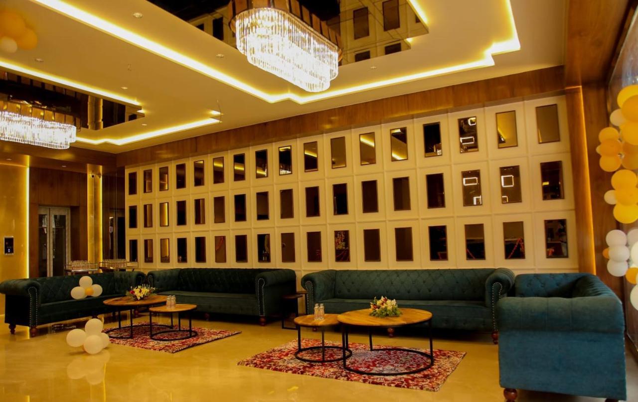 Nrich Skyotel Navsari Exterior foto